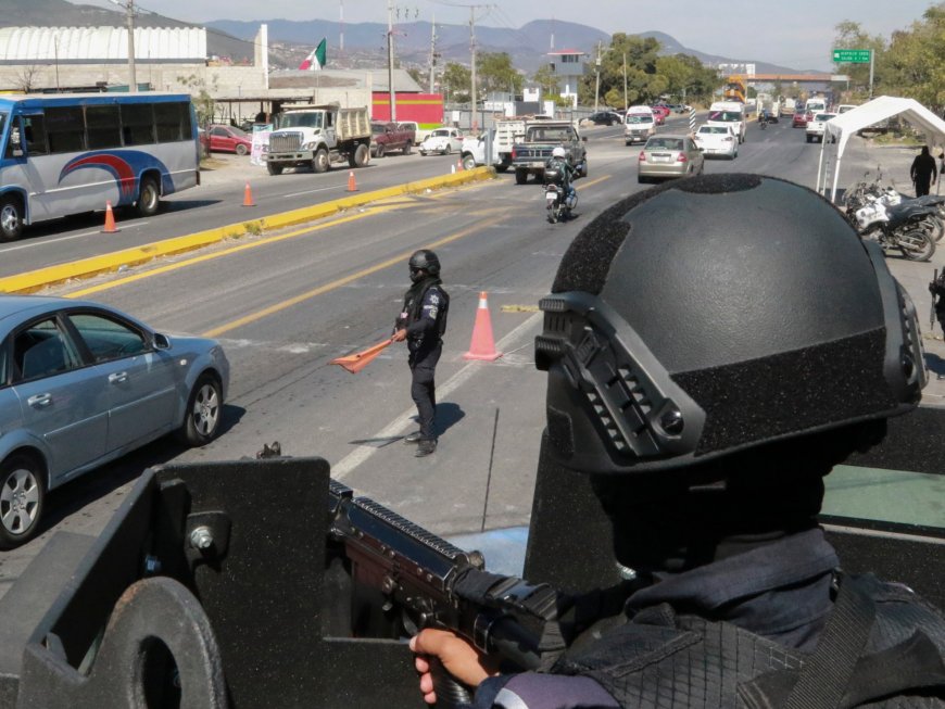 Drug gang turf war dumps dozens of bodies in Mexico truck