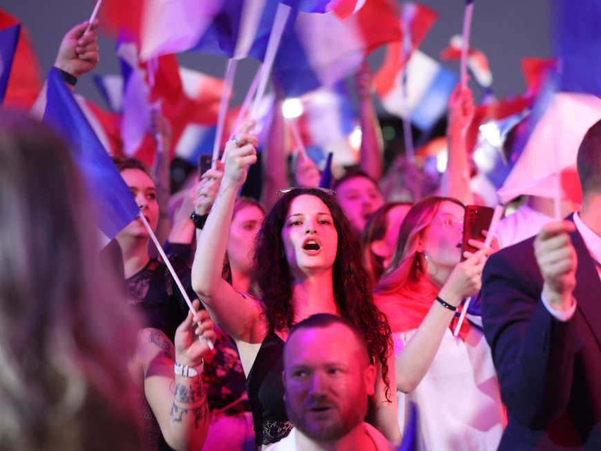 Can French centrist parties keep far right out in second round of voting?