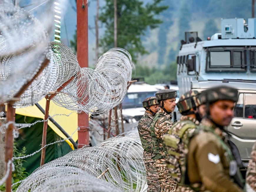 Two Indian soldiers, six rebels killed in Kashmir gun battles