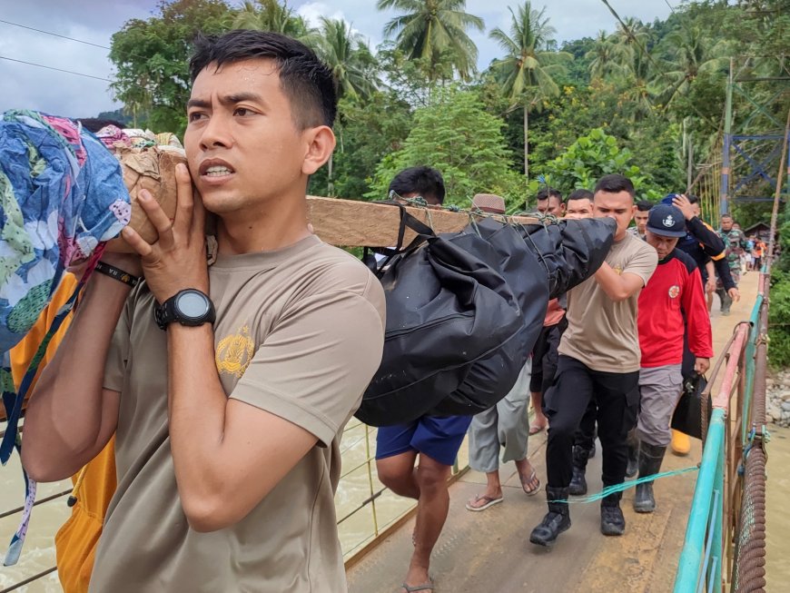 Death toll rises to 23 after Indonesia landslide at illegal gold mine