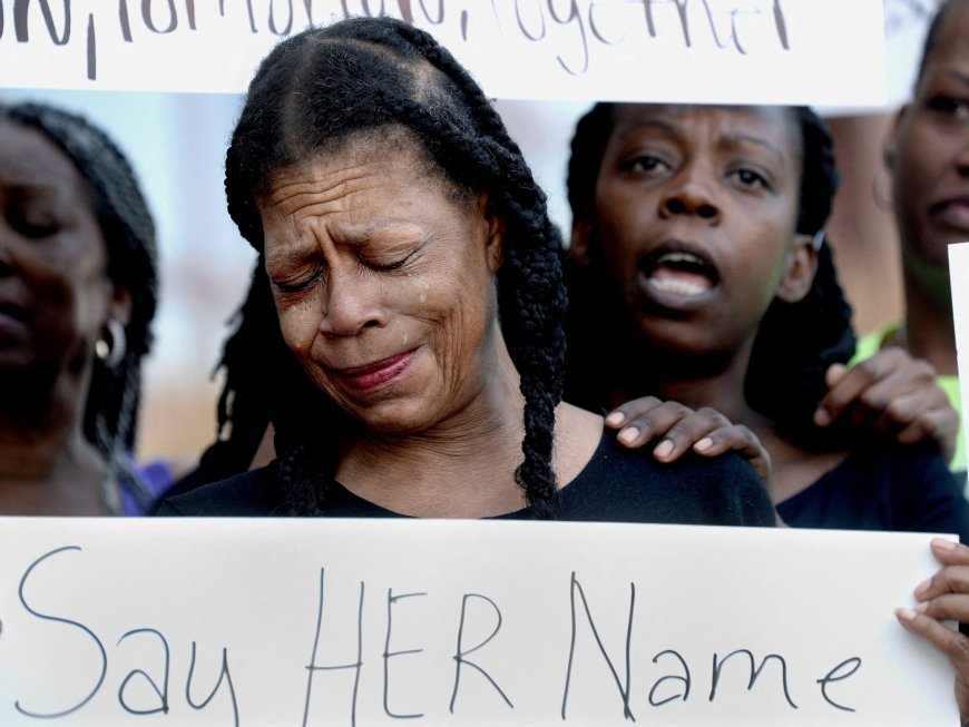 Bodycam video shows US policeman fatally shooting Black woman in her home