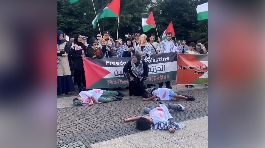 Protesters recreate mini-Gaza scene in Berlin to highlight suffering