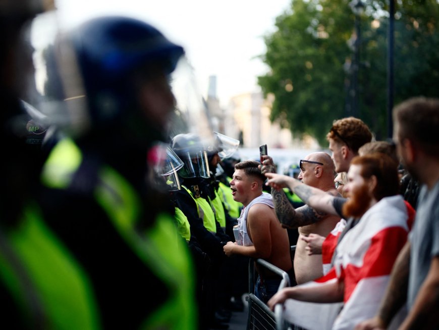 Far-right riots flare in Sunderland amid ongoing UK anti-immigrant protests