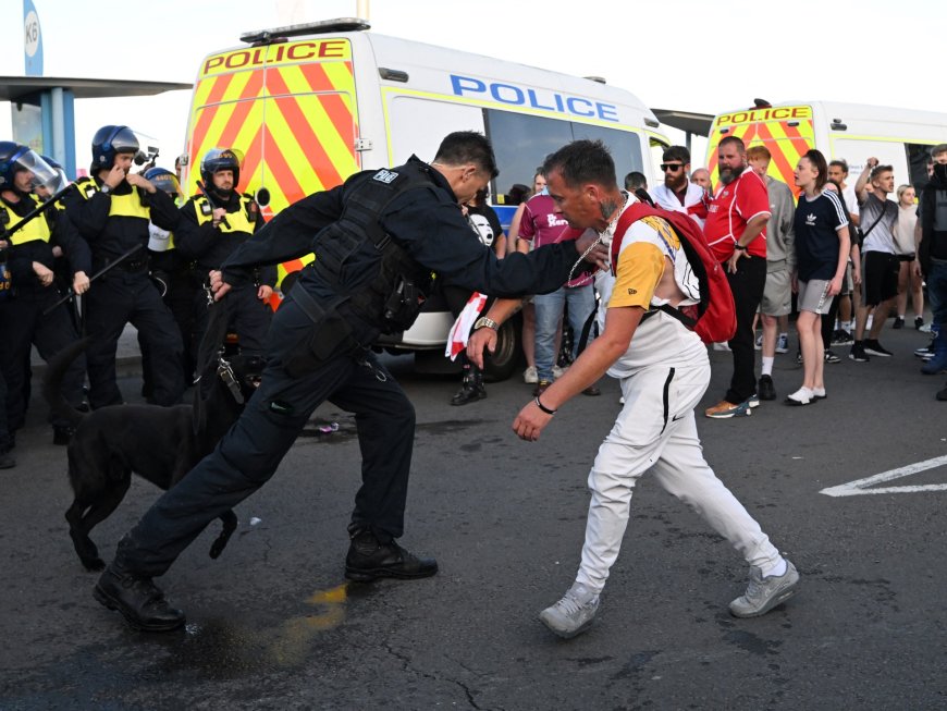 Far-right violence continues in UK, nearly 400 arrested in week of unrest