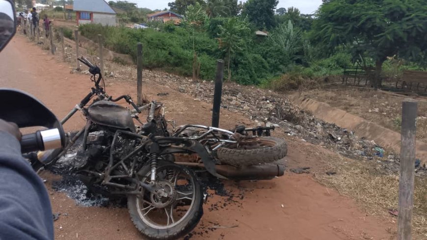 Violent clash at Wenchi-Nkonsia leaves one dead, five motorbikes burnt