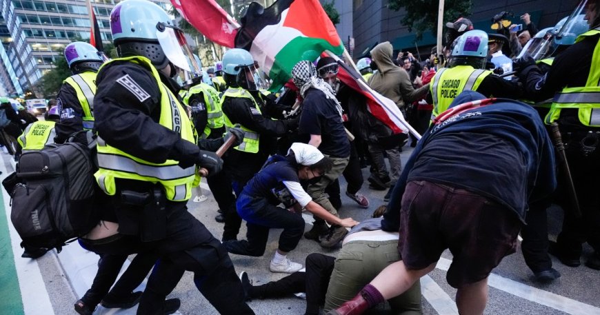 Pro-Palestinian protesters clash with US police on second night of DNC