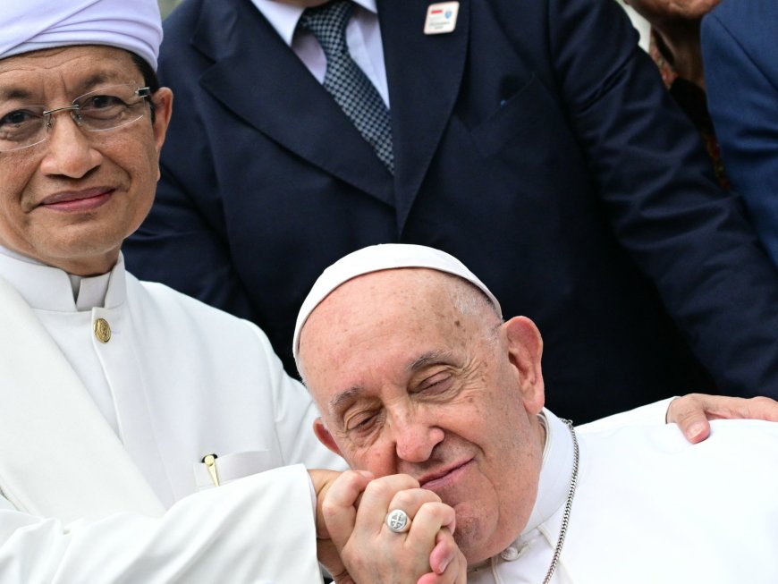 Pope Francis and Indonesia imam call for unity against religious violence