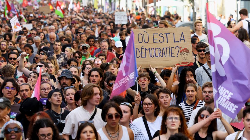 100,000 protest Macron’s appointment of Michel Barnier as French PM