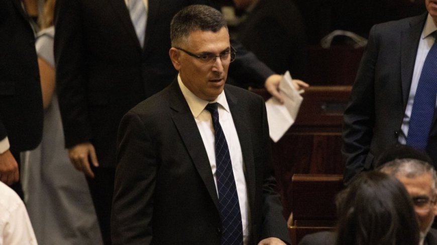 Former Netanyahu rival Gideon Saar joins Israeli cabinet