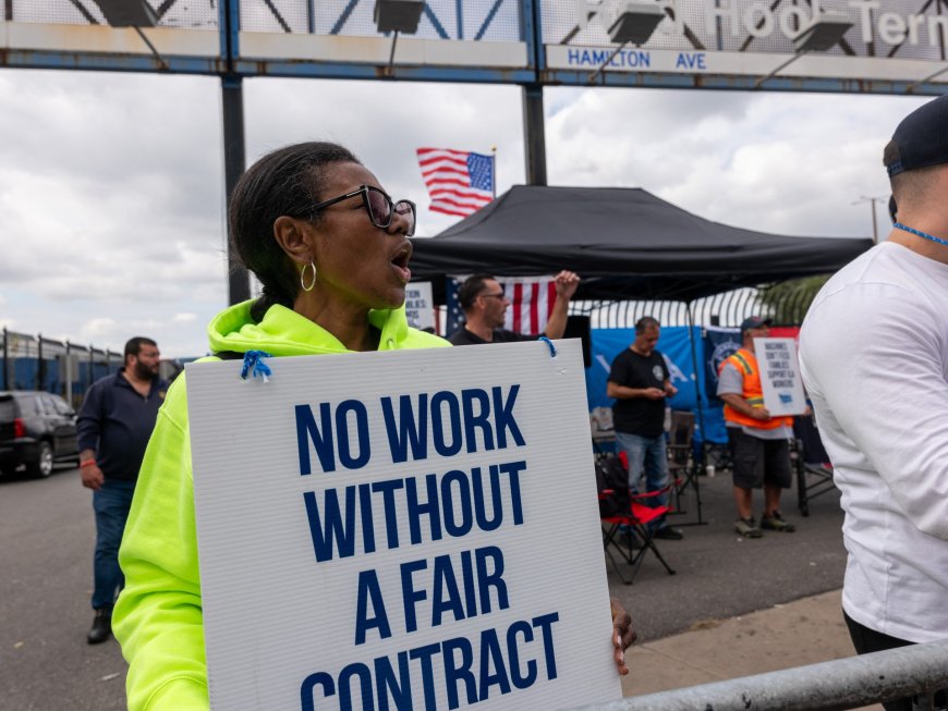 US dockworkers press on with second day of strike, with no deal in sight