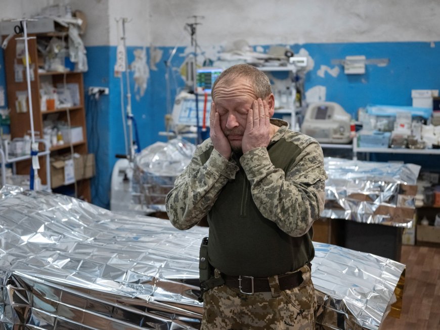 Russia takes Vuhledar, protecting supply line; Ukraine closes firepower gap