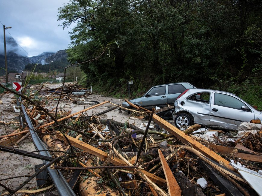 Rescuers in Bosnia search for people missing in deadly floods