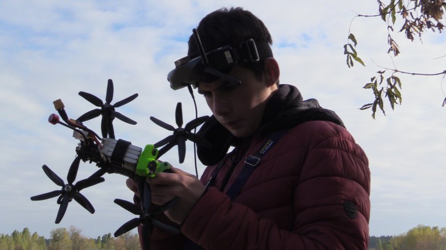 Fighting Russia from a distance: Inside a Ukrainian drone school