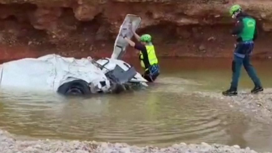 Video: Heavy rains hit Barcelona after floods in central and east Spain