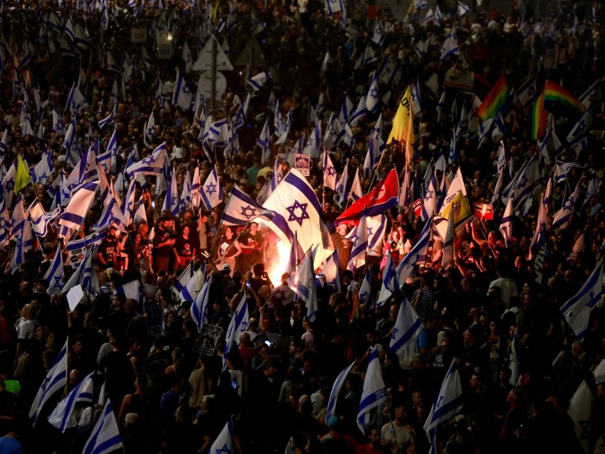 Protesters reach Netanyahu’s residence after defence minister firing