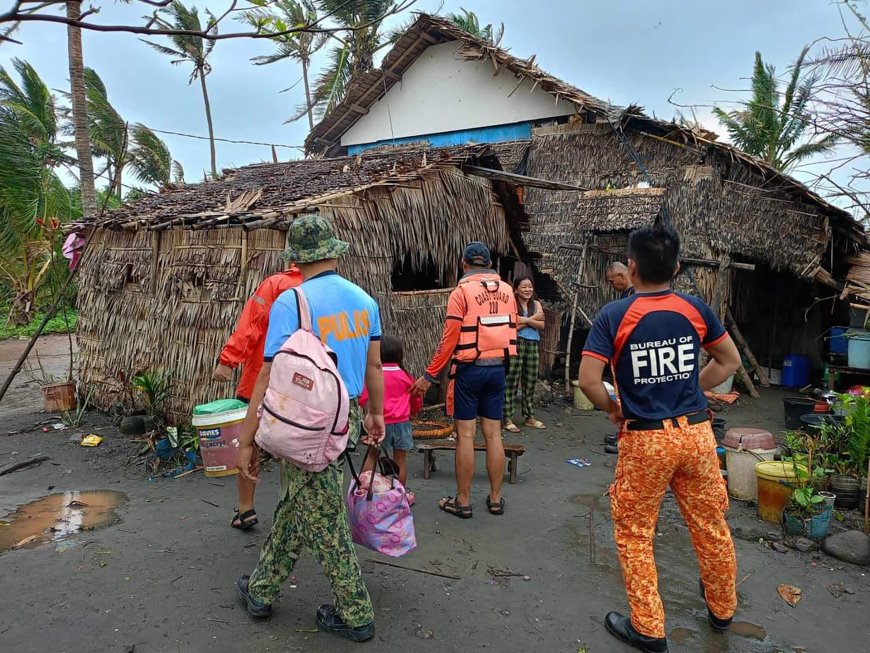 Highest alert level raised as Philippines braces for Super Typhoon Usagi