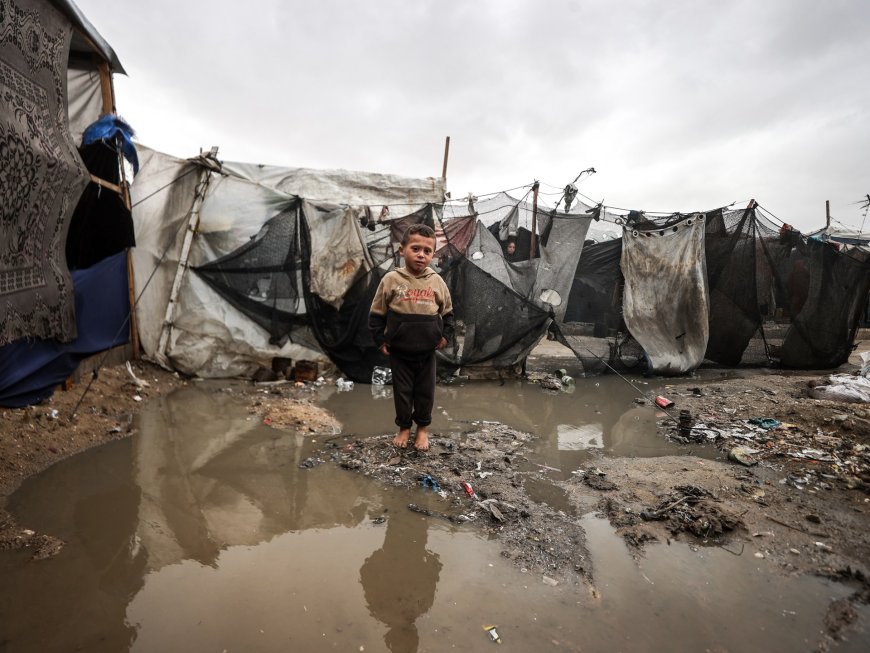 Palestinians face heavy rain in Gaza’s tent camps as winter arrives