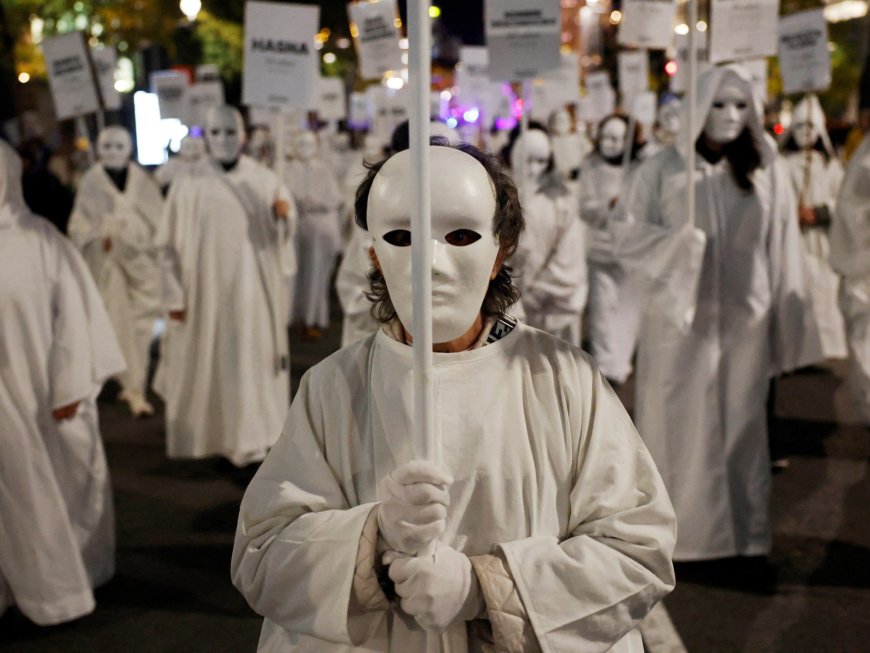 Thousands rally across the world calling for end to violence against women