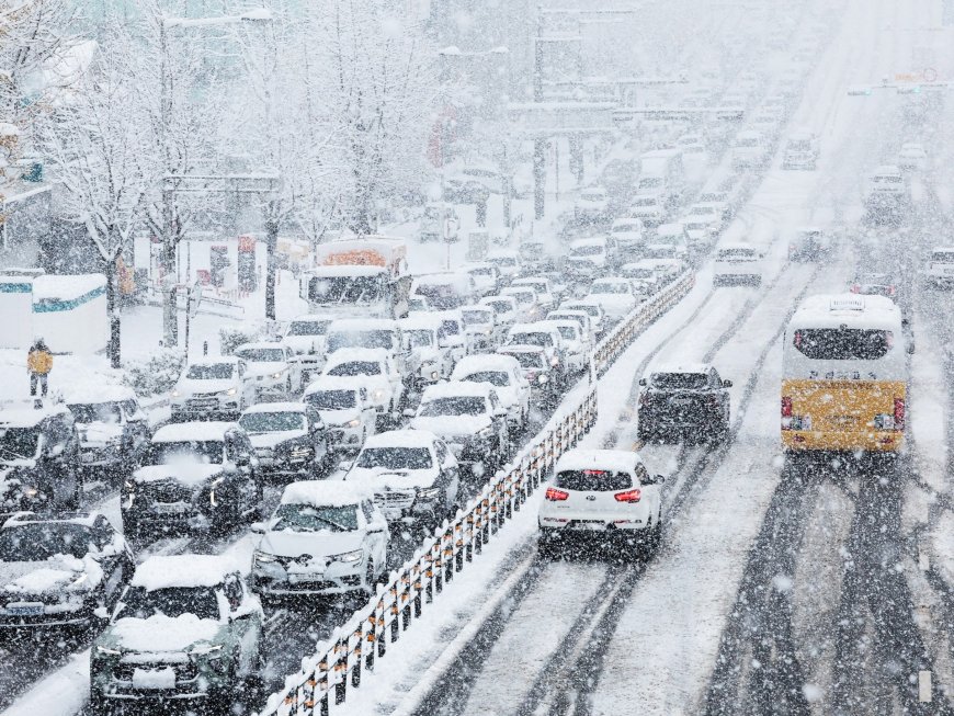 South Korean capital hit by record November snowfall