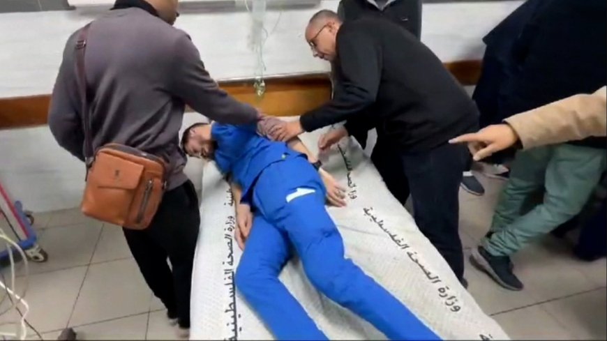 Video: Staff at besieged Gaza hospital injured in Israeli attack