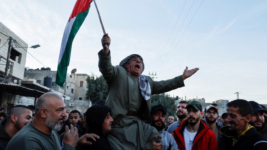 West Bank residents protest Palestinian Authority operations