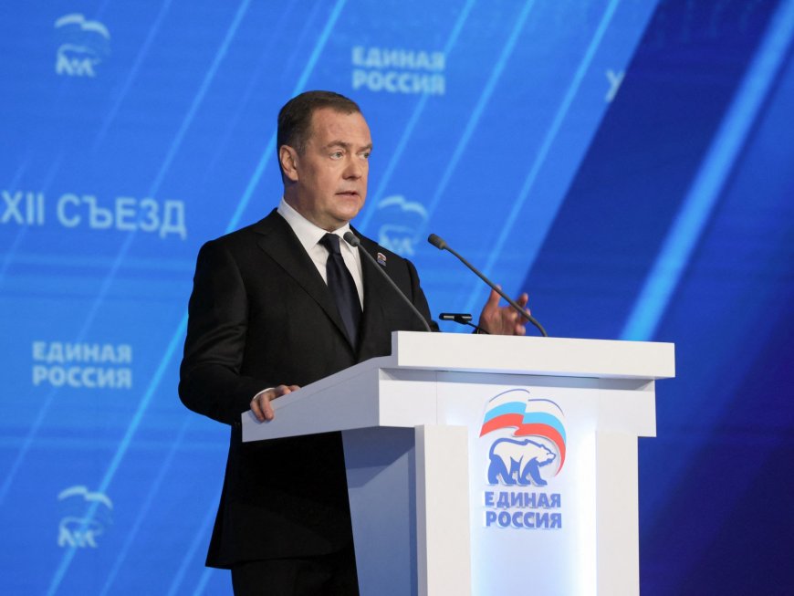 UK decries ‘gangster threat’ after Russia’s Medvedev warns journalists