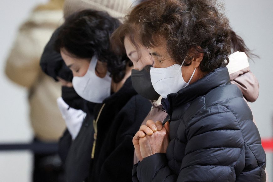 Mourners pay respects to South Korean air disaster victims