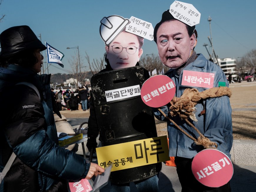 Thousands protest in South Korea as Yoon resists second arrest attempt